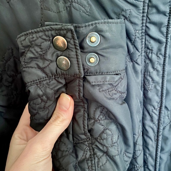 Columbia Black Embroidered Floral Jacket Womens Size Medium - Picture 4 of 8